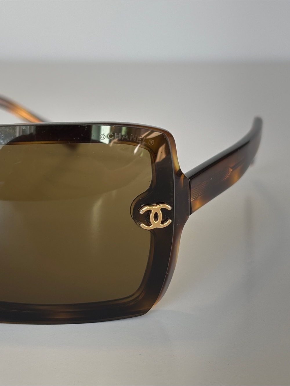 CHANEL Vintage Y2K 5065 Tortoiseshell Shield Sunglasses - Picture 2 of 11